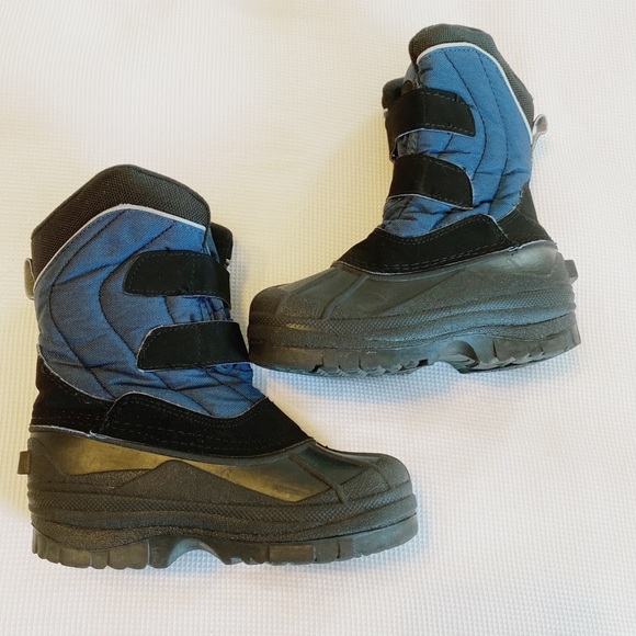 Magellan Outdoors Other - Magellan Winter Boys Boots Insulant Size 12 Black  and blue